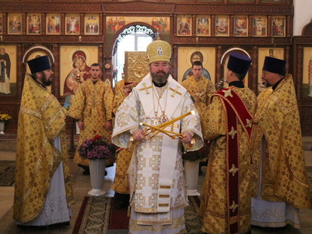 Архиерейское богослужение в Неделю 21-ю по Пятидесятнице