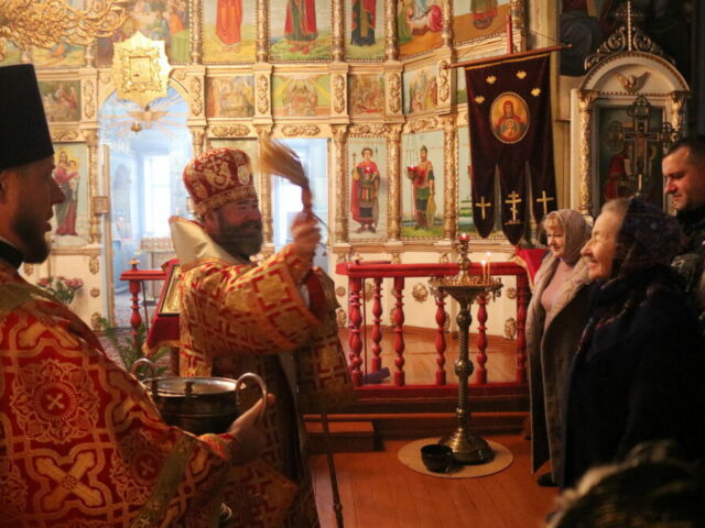 Архиерейское богослужение в храме вмч. Георгия Победоносца села Истобное