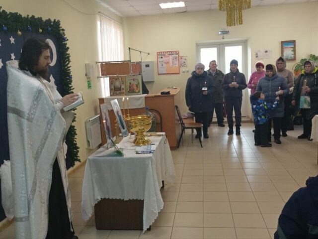 Освящение воды в праздник Крещения Господня в Дмитриевке и  Быковке