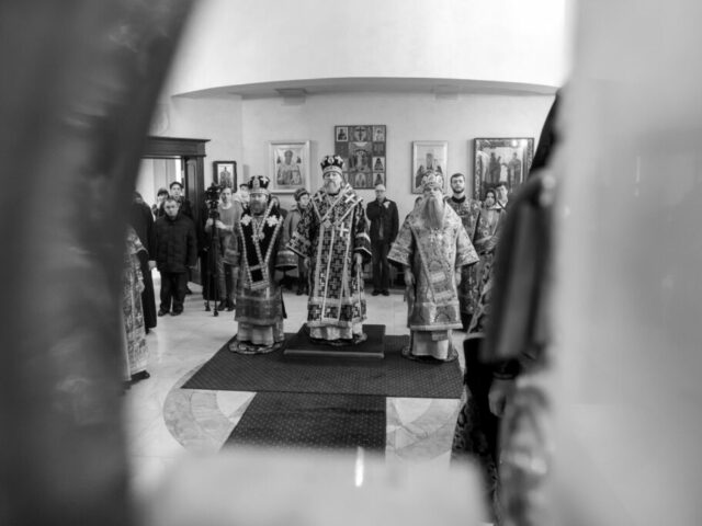 Епископ Софроний сослужил митрополиту Белгородскому и Старооскольскому Иоанну за Литургией Преждеосвященных Даров