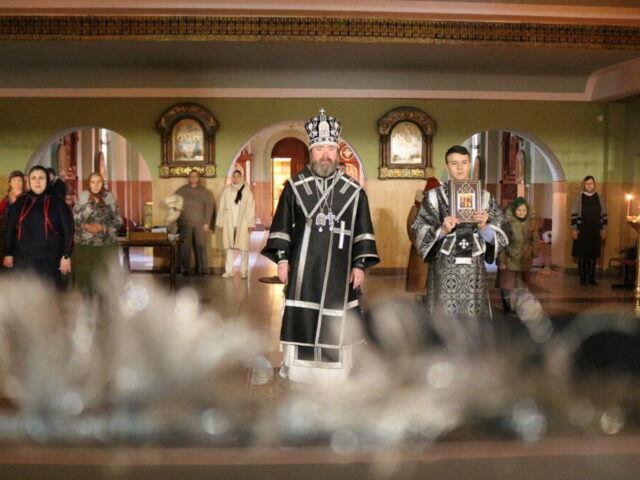 Епископ Софроний совершил первую в этом году Литургию Преждеосвященных Даров