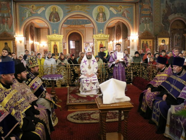 Архиерейское богослужение в Великий Четверг