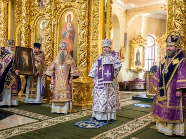 В Белгороде отпраздновали 30-летие архиерейской хиротонии митрополита Иоанна