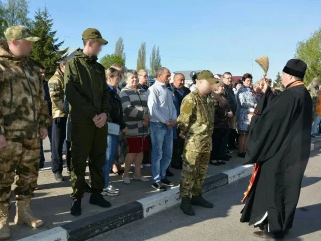 Защита Родины – дело настоящих мужчин!