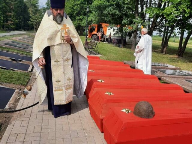 Панихида на мемориале «Курская дуга»