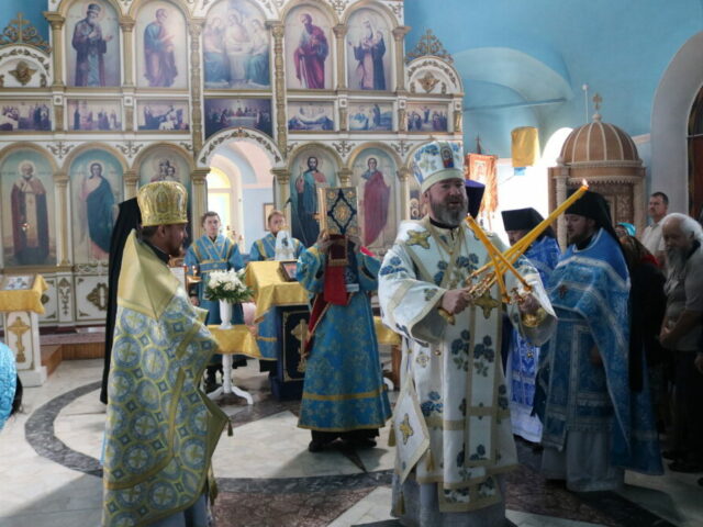 Архиерейское богослужение в Покровском храме села Шопино