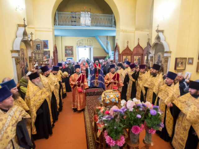 В Грайвороне встретили ковчег со святыми мощами благоверного князя Александра Невского