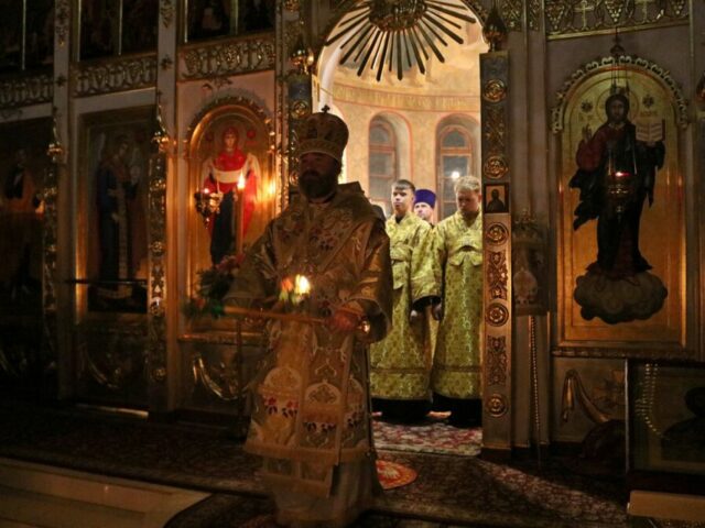 В канун Недели 20-й по Пятидесятнице епископ Софроний совершил всенощное бдение