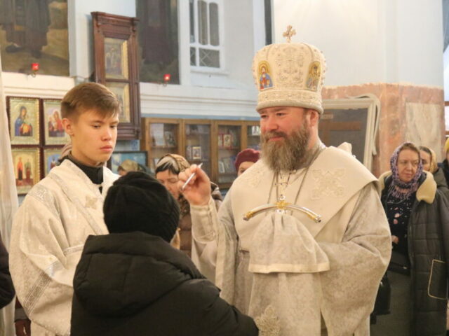 Епископ Софроний поздравил жителей Борисовки с престольным праздником