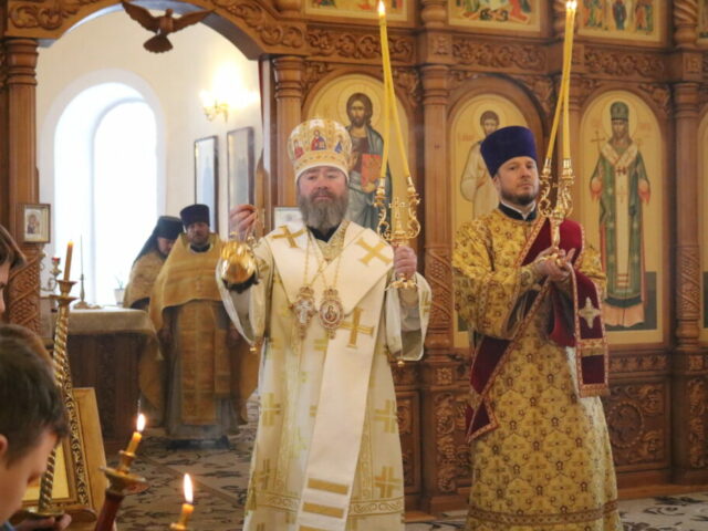 Архиерейское богослужение в Неделю 36-ю по Пятидесятнице