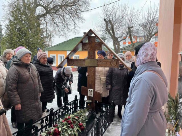 Никольский храм посетили участники губернаторского проекта «У себя в гостях»