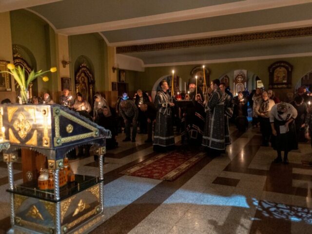 В понедельник первой седмицы поста епископ Софроний совершил чтение покаянного канона в храмах Губкина