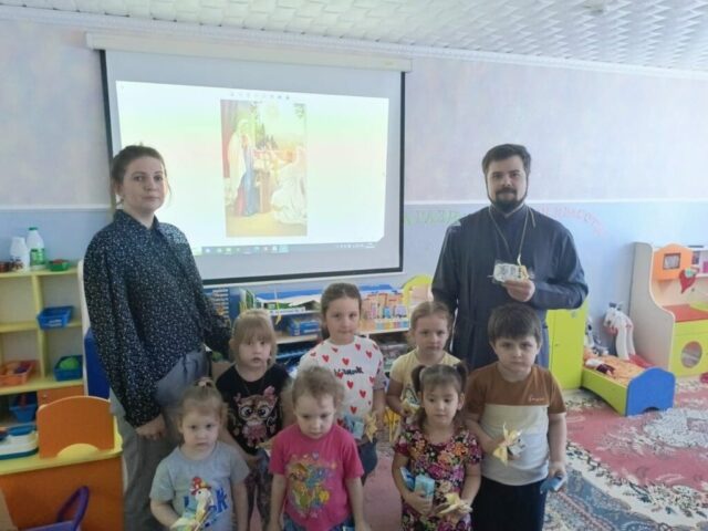 Поздравление воспитанников детского сада в селе Долгое
