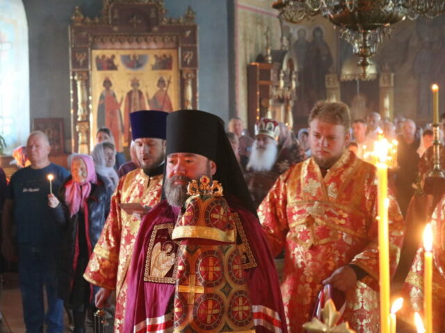 Архиереское богослужение в день памяти святителя Николая Чудотворца