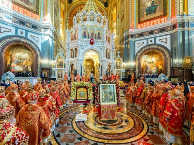 В день памяти равноап. Мефодия и Кирилла епископ Софроний сослужил Предстоятелю Русской Церкви за Литургией в Храме Христа Спасителя