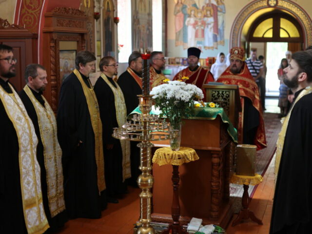 В день памяти святых благоверных князей Петра и Февронии Муромских в Губкине совершено общегородское молебное пение