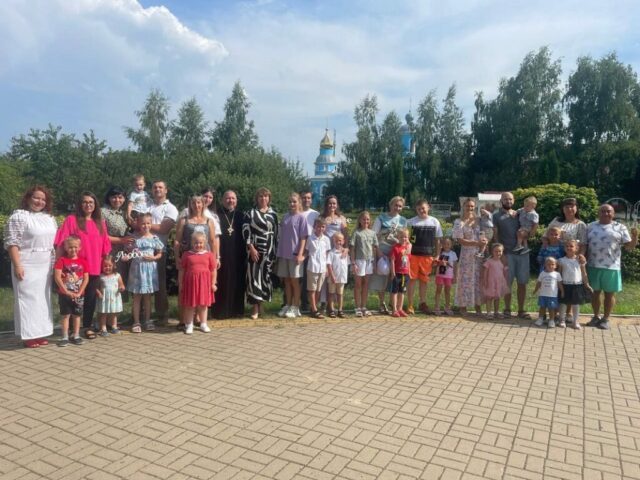 Многодетные семьи воспитанников д/с «Сретенский» отпраздновали День семьи, любви и верности
