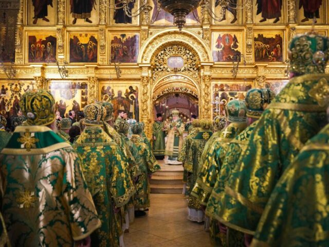 В день памяти преподобного Сергия Радонежского епископ Софроний сослужил Святейшему Патриарху Кириллу в Троице-Сергиевой Лавре