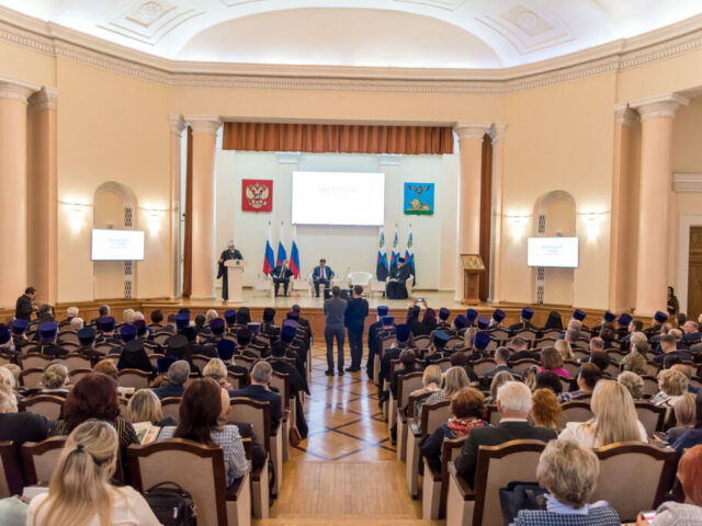 Благочинные, председатели епархиальных отделов и комиссий приняли участие в пленарном заседании XXII Иоасафовских образовательных чтений