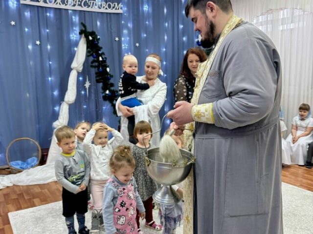 Праздник Рождества Христова в детском саду «Светлячок» г. Строителя