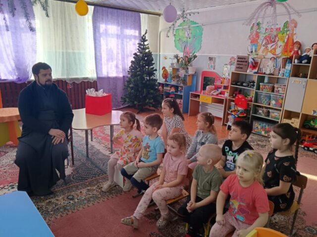 Поздравление воспитанников детского сада с Рождеством Христовым