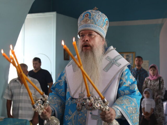 Божественная Литургия в храме Покрова Пресвятой Богородицы
