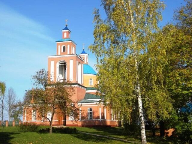 Божественная Литургия в селе Красный Куток