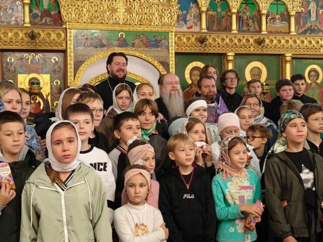 Божественная литургия для воспитанников Воскресной школы