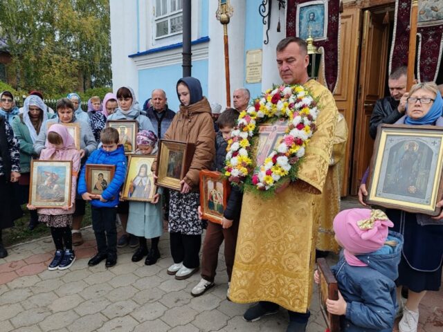 В Борисовке отметили второй престольный праздник святителя Димитрия Ростовского