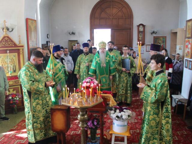 Архиерейское служение в Малых Маячках