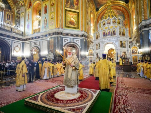 Предстоятель Русской Церкви совершил  Литургию с переводом на русский жестовый язык в Храме Христа Спасителя